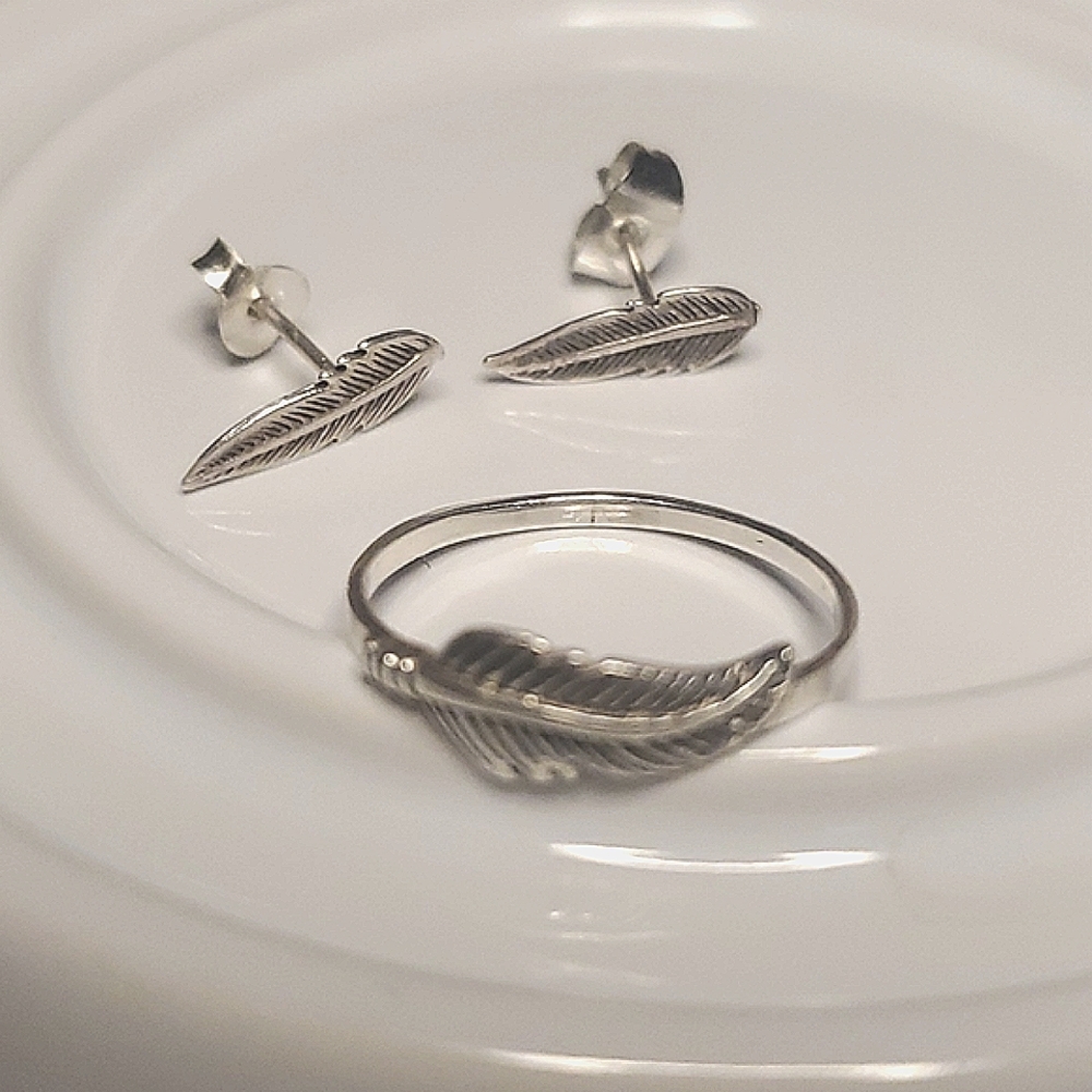 Feather earring and ring set